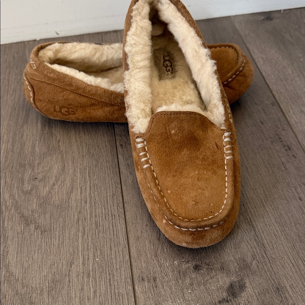 UGG Chestnut Suede Slippers with Plush Lining Size 7